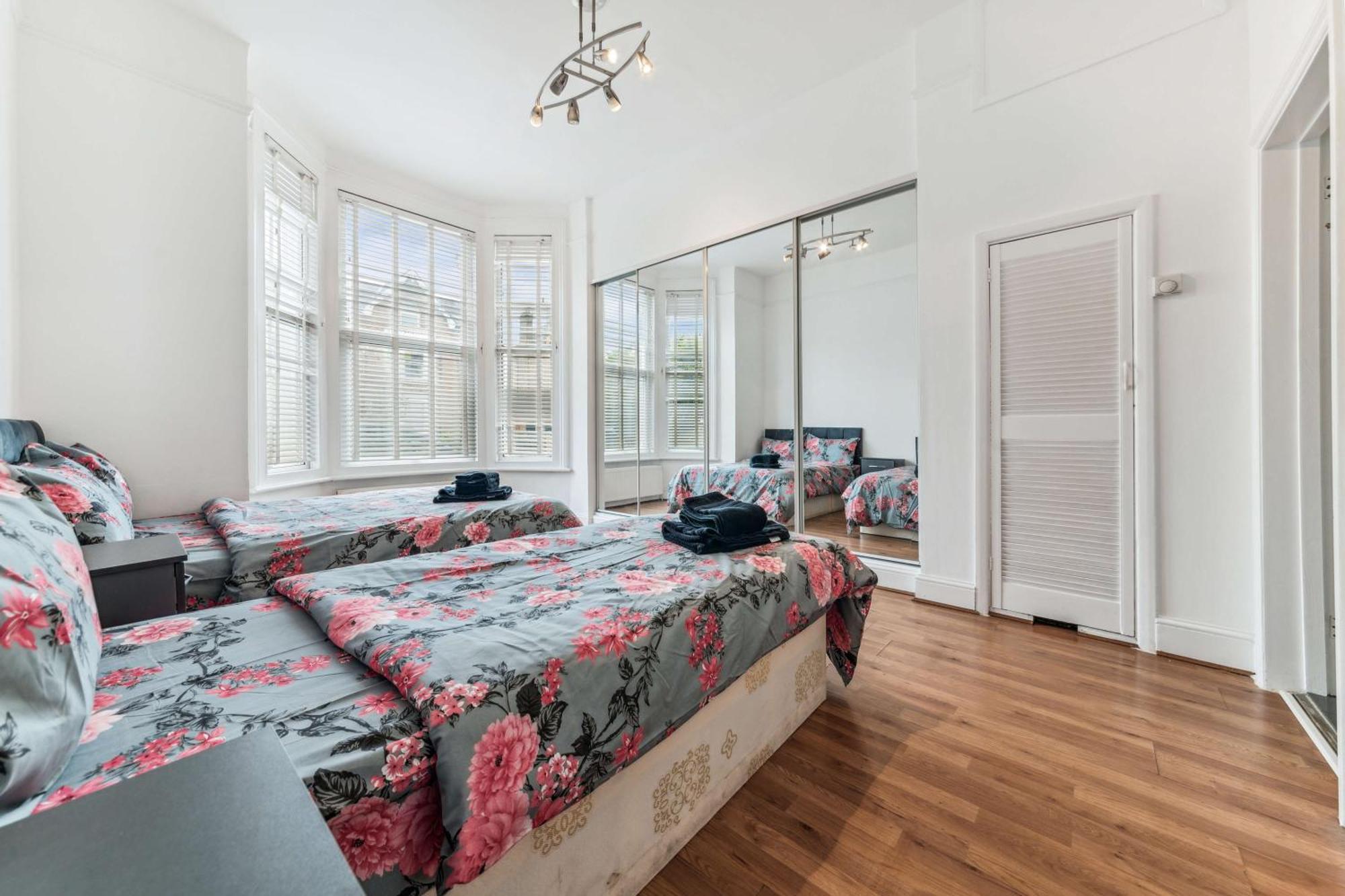 Cozy Wimbledon Apartment Londra Dış mekan fotoğraf