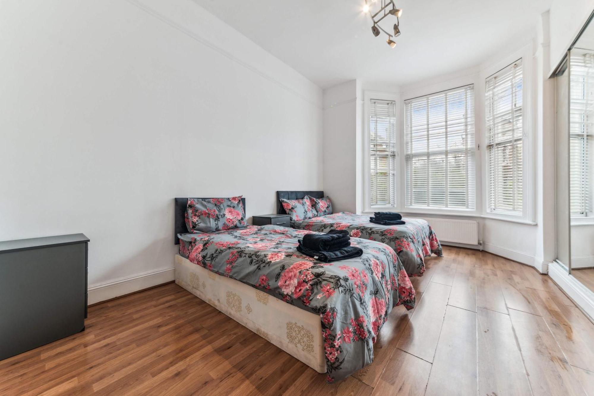 Cozy Wimbledon Apartment Londra Dış mekan fotoğraf
